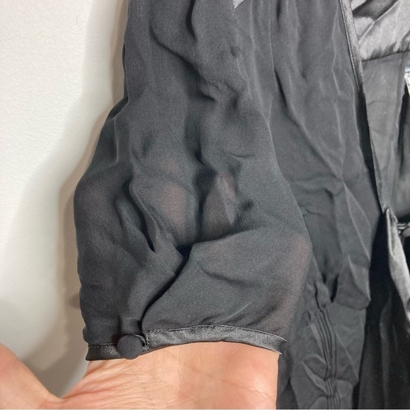 NWT Cache silk blouse black tie front size medium - Picture 9 of 10